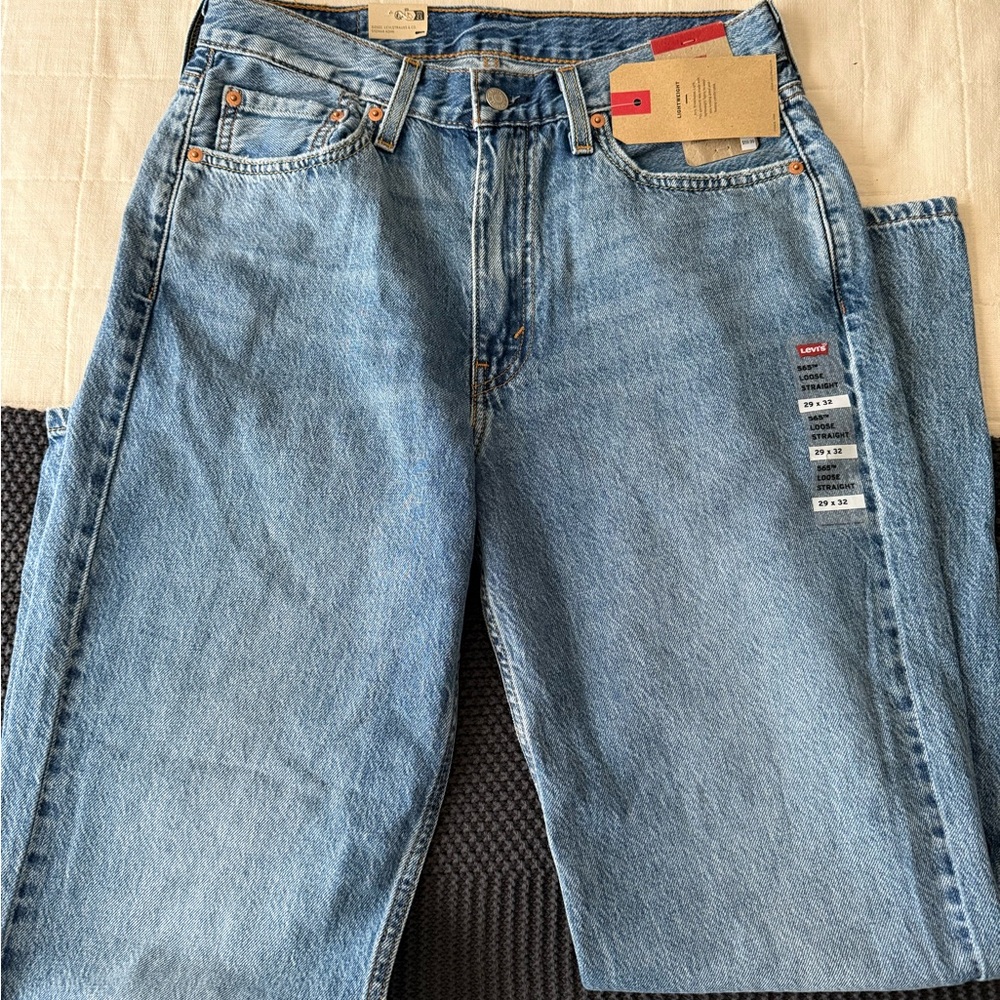 Levi's Blue Relaxed Jeans with Classic Style